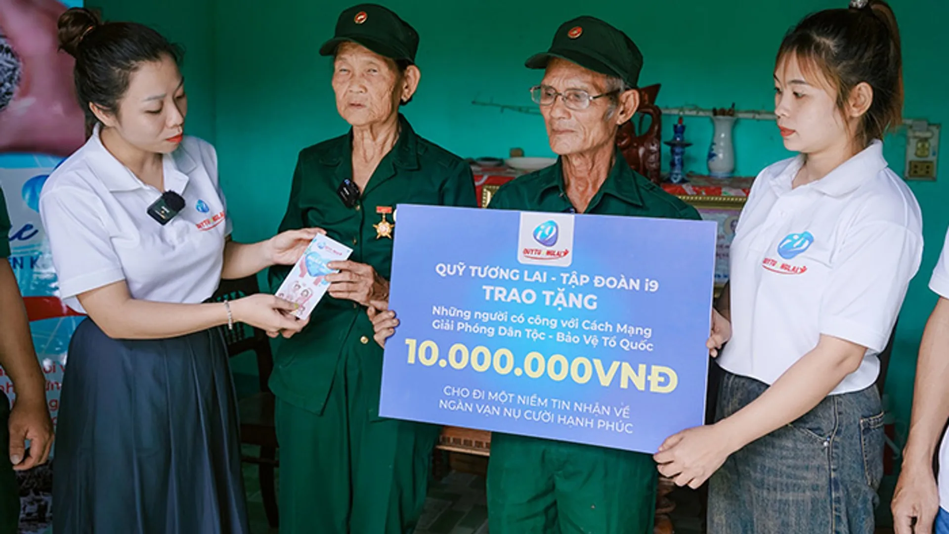 Hình ảnh hỗ trợ khách hàng Alo789