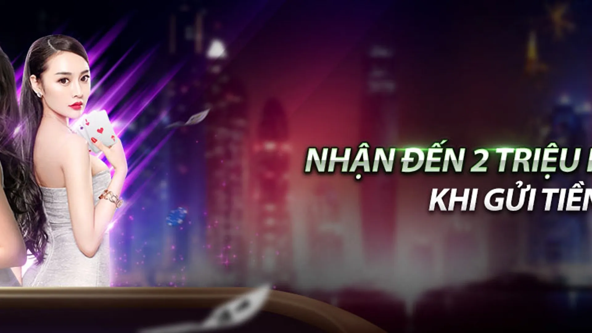 Hình ảnh gà chọi dũng mãnh chuẩn bị vào trận đấu với đồng hồ đếm ngược phía sau, thể hiện sự nghiêm ngặt trong quy định thời lượng trận đấu trên alo789, với màu sắc chủ đạo xanh đậm và vàng.