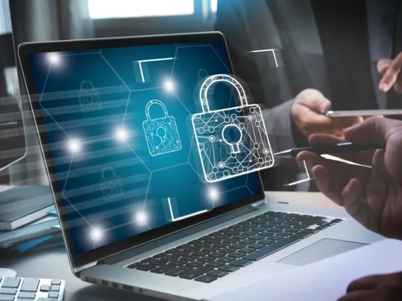 Hình ảnh minh họa cảnh báo lừa đảo qua email, với biểu tượng dấu hỏi và dấu chấm than, nhấn mạnh sự cần thiết phải cảnh giác khi truy cập Alo789.